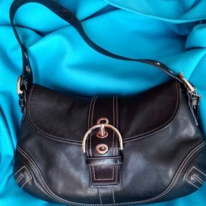 Ladies blk leather Coach handbag